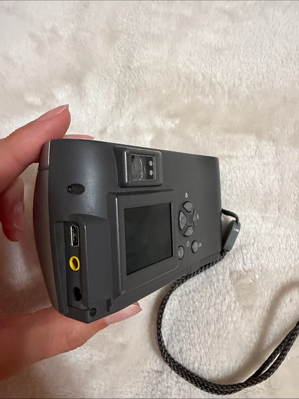 Olympus Silver Compact Point-and-Shoot Digital Camera D-520 Zoom